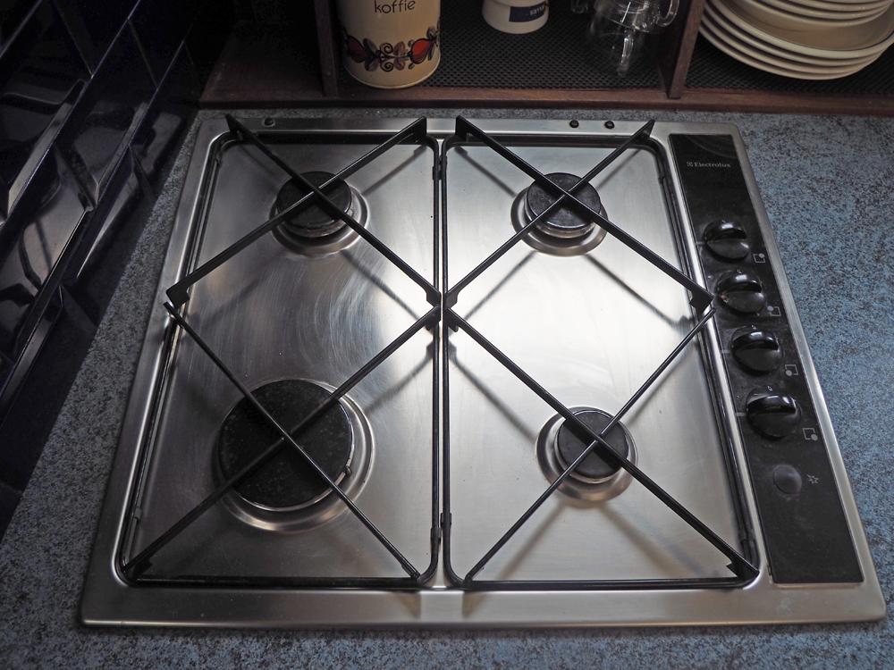 Saloon, Accommodation